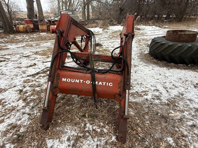 Image of International Harvester 2350 equipment image 1