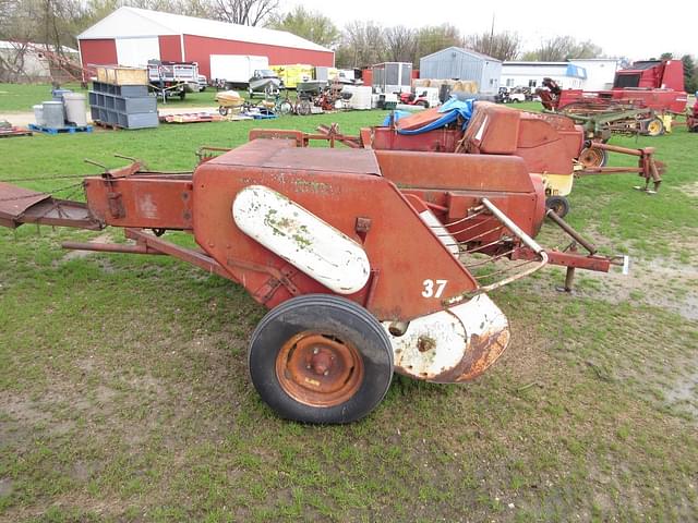 Image of International Harvester 37 equipment image 1