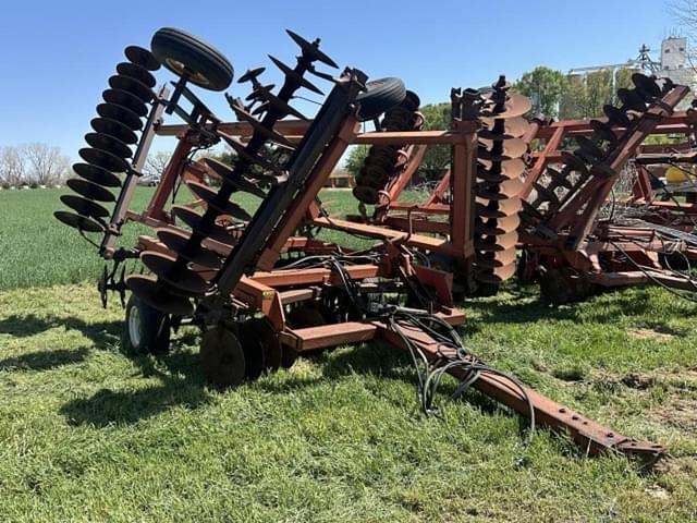 Image of International Harvester 496 equipment image 1