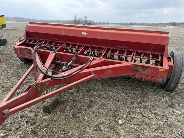 Image of International Harvester 5100 equipment image 1