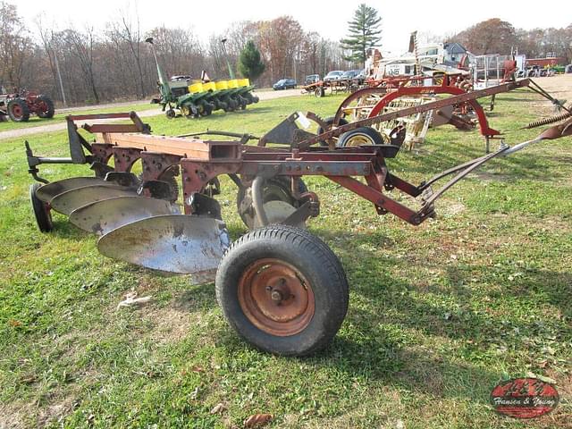 Image of International Harvester 60 equipment image 1