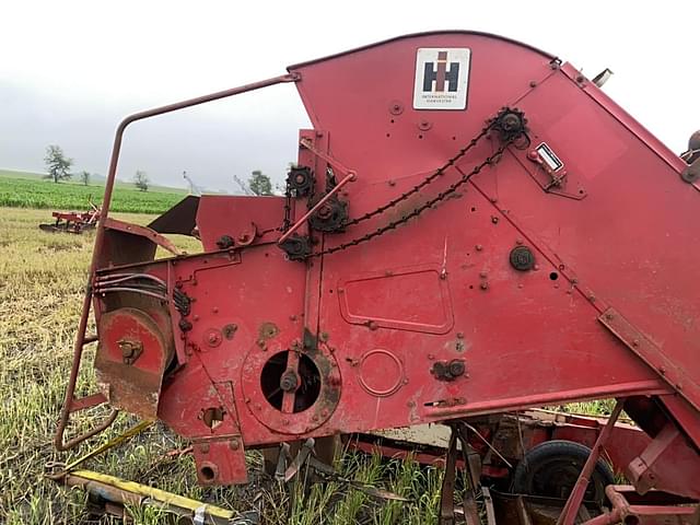 Image of International Harvester 2MH equipment image 3