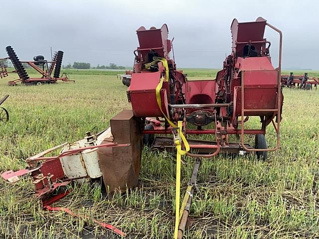 Image of International Harvester 2MH equipment image 4