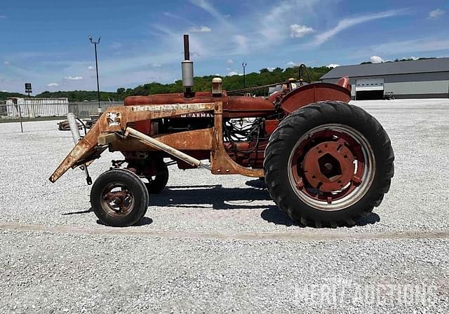 Image of Farmall Super M equipment image 1