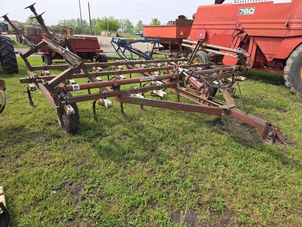 International Harvester Vibra Shank Equipment Image0