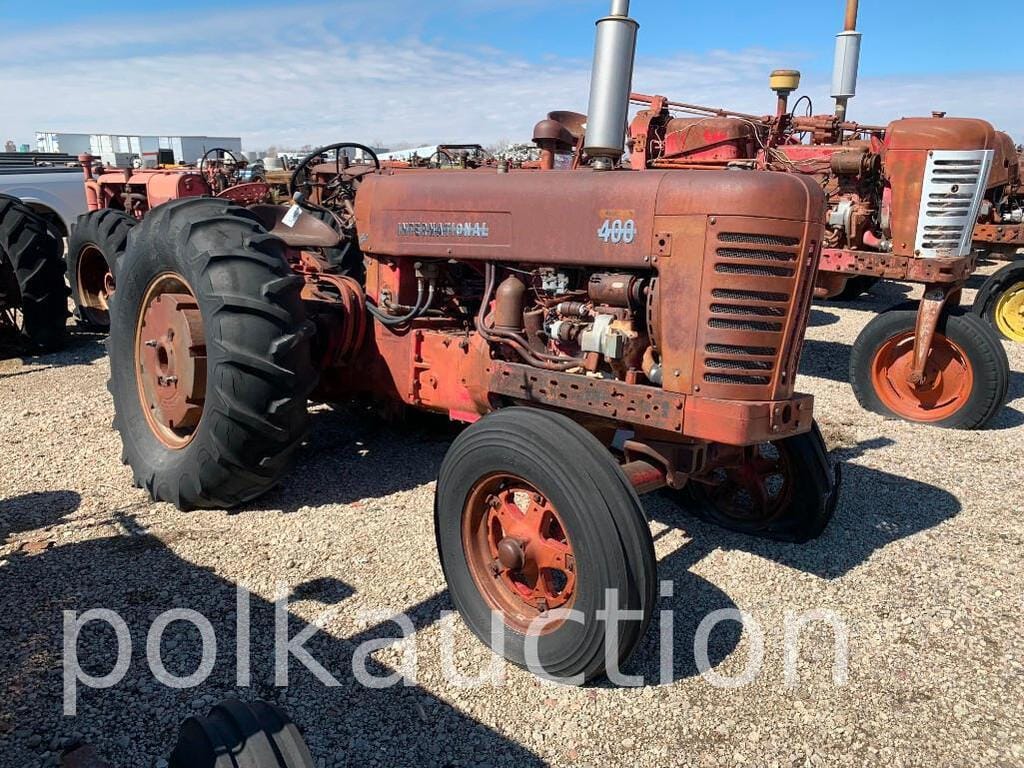 Main image International Harvester W-400