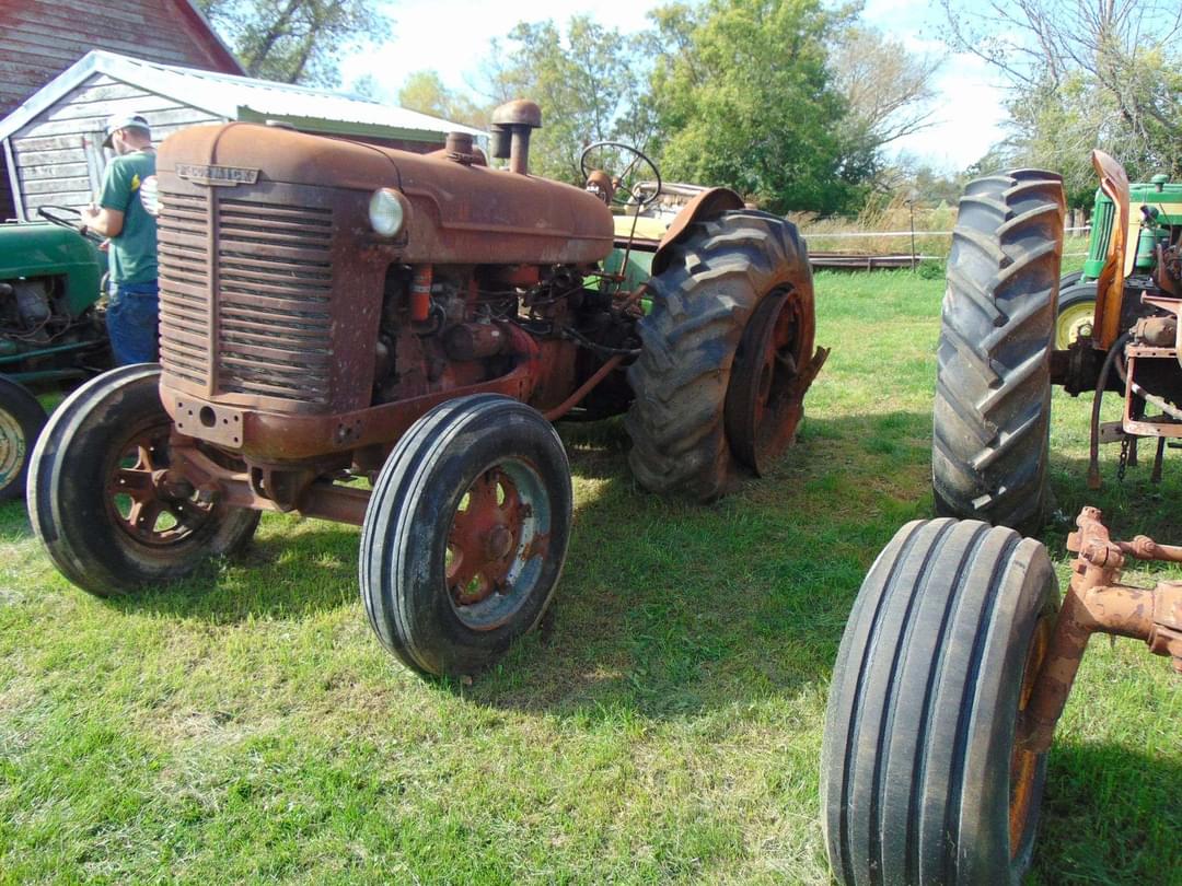 Image of Farmall W9 Image 1