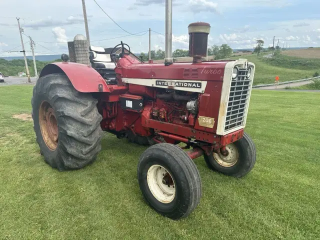 Image of International Harvester 1206 equipment image 3