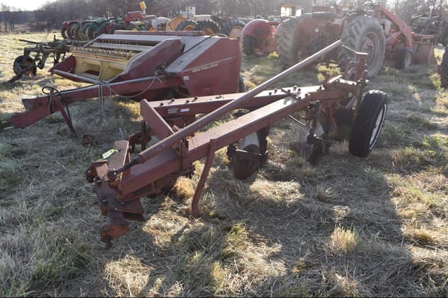 Image of International Harvester 510 equipment image 2