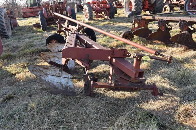 Image of International Harvester 510 equipment image 1