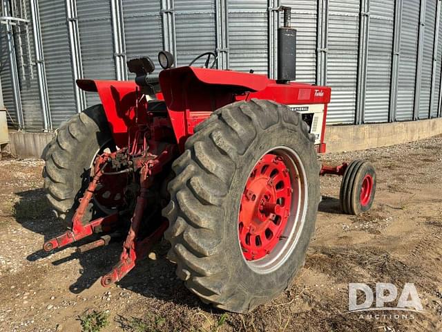 Image of International Harvester 1066 equipment image 3