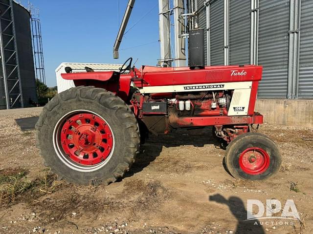 Image of International Harvester 1066 equipment image 1