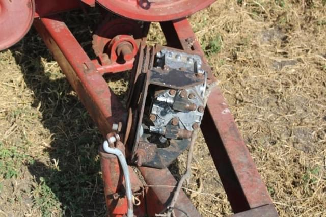 Image of International Harvester 1150 equipment image 2