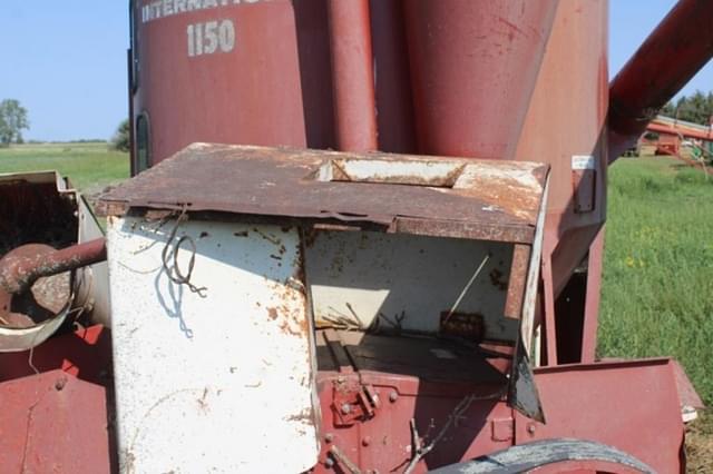 Image of International Harvester 1150 equipment image 4