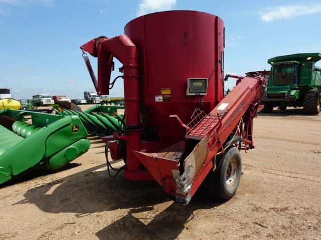 Image of International Harvester 1250 equipment image 2