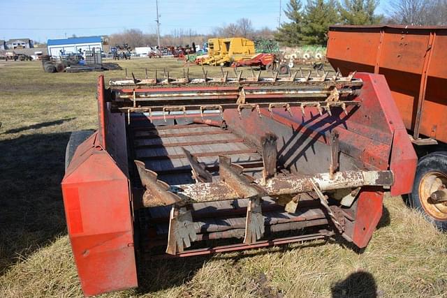 Image of International Harvester 130 equipment image 4