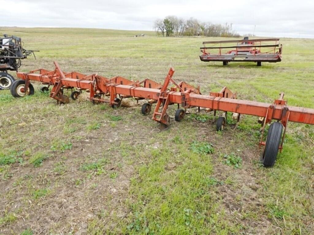 International Harvester 133 Equipment Image0