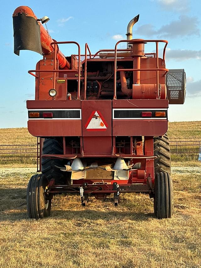 Image of International Harvester 1460 equipment image 4