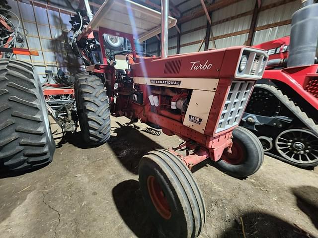 Image of International Harvester 1466 equipment image 1