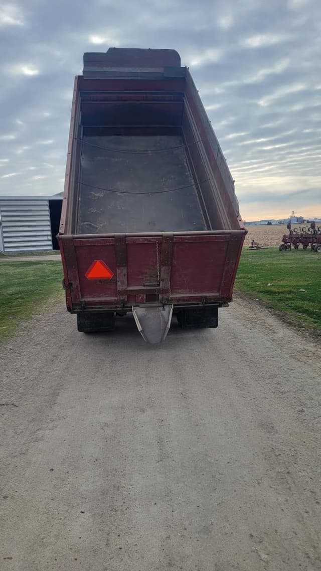 Image of International 1800 equipment image 1