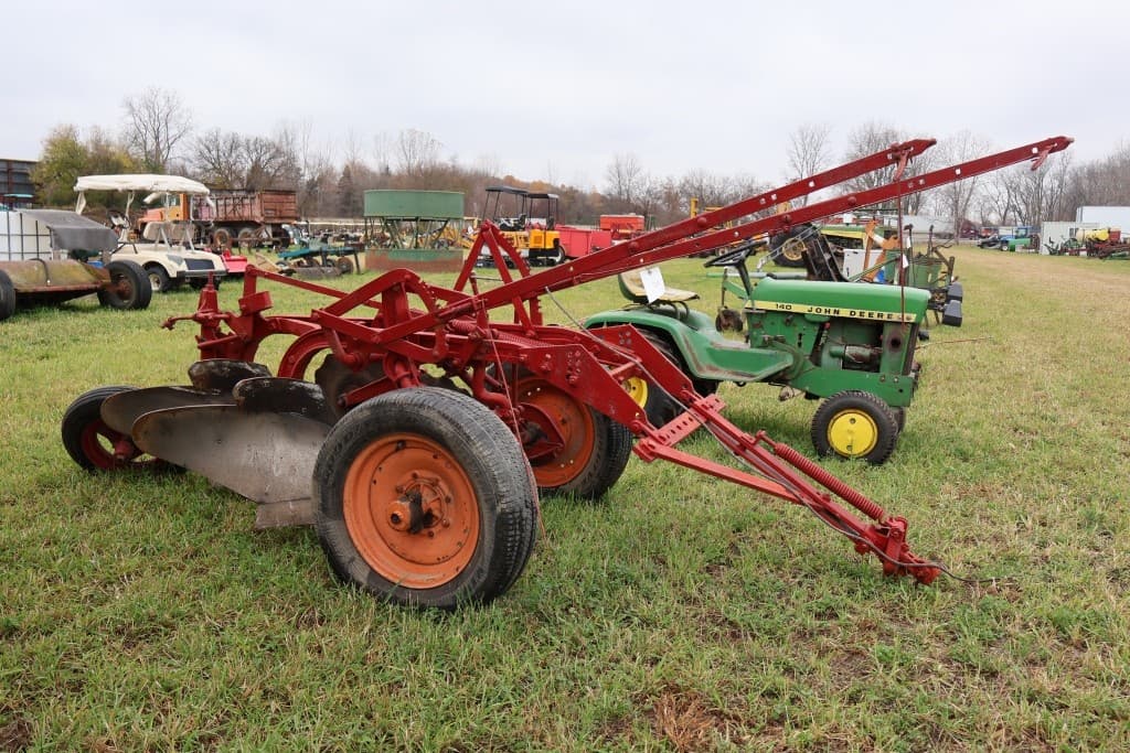 Image of International Harvester 214 Image 0