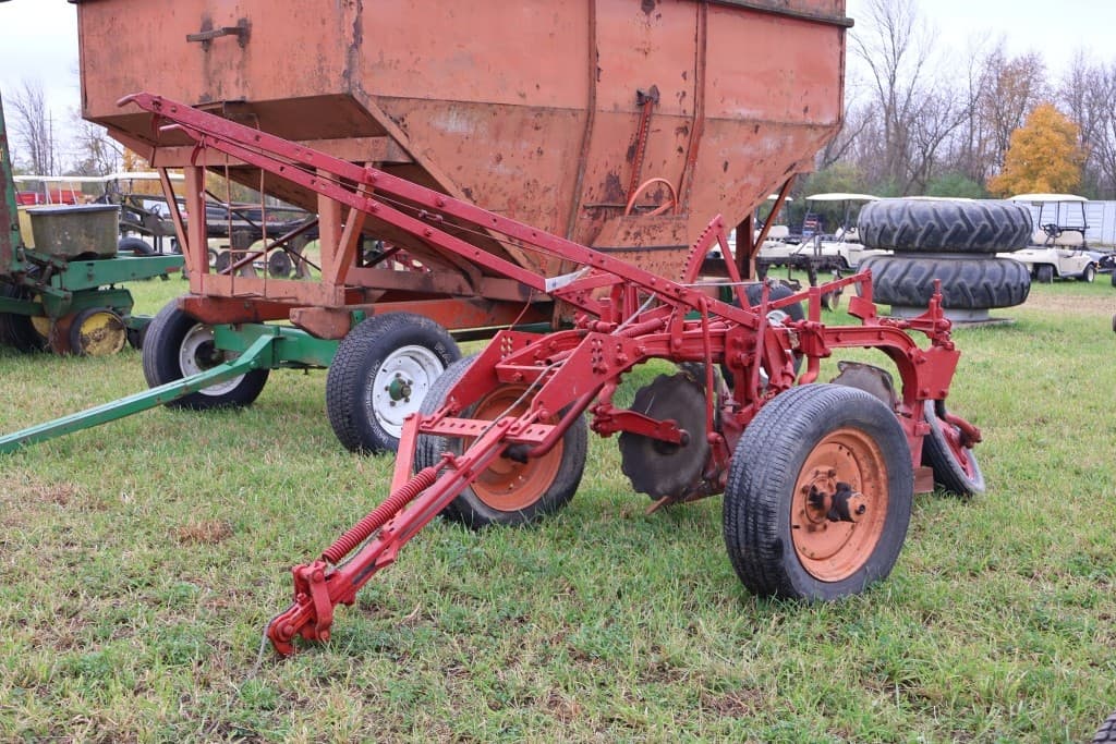 Image of International Harvester 214 Image 1