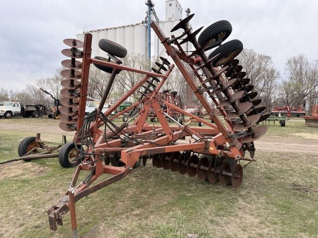 Image of International Harvester 490 equipment image 1