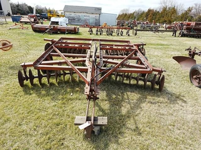 Image of International Harvester 37 equipment image 2