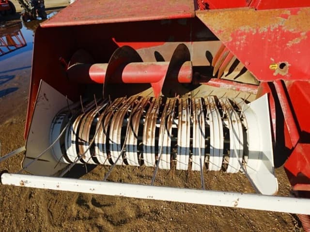 Image of International Harvester 37 equipment image 4