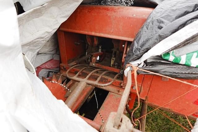 Image of International Harvester 430 equipment image 3