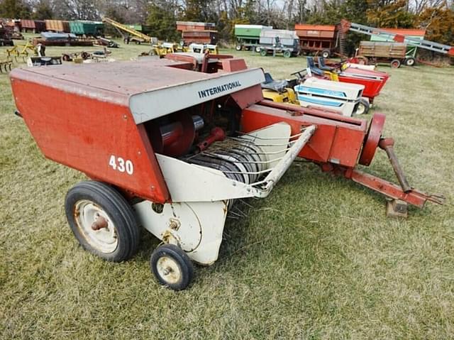 Image of International Harvester 430 equipment image 2