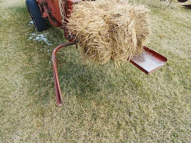 Image of International Harvester 430 equipment image 4