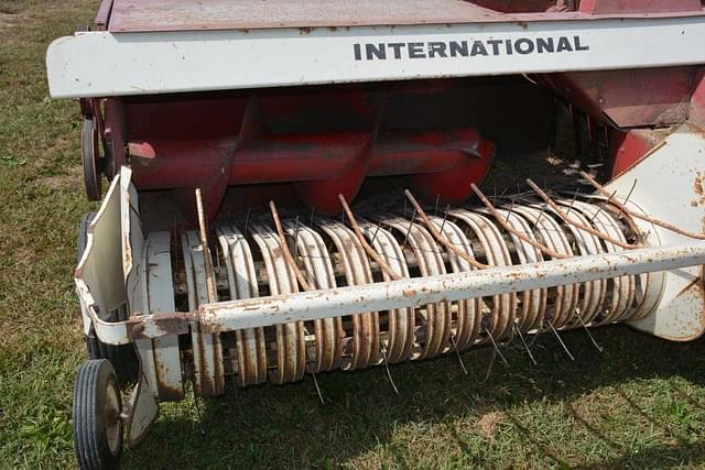 Image of International Harvester 430 equipment image 1