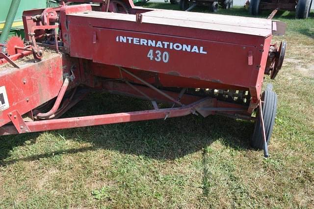 Image of International Harvester 430 equipment image 3