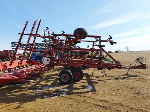 Image of International Harvester 4600 equipment image 2