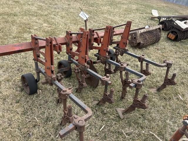 Image of International Harvester 463 equipment image 2
