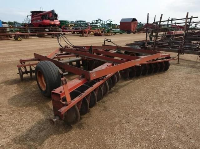 Image of International Harvester 470 equipment image 3