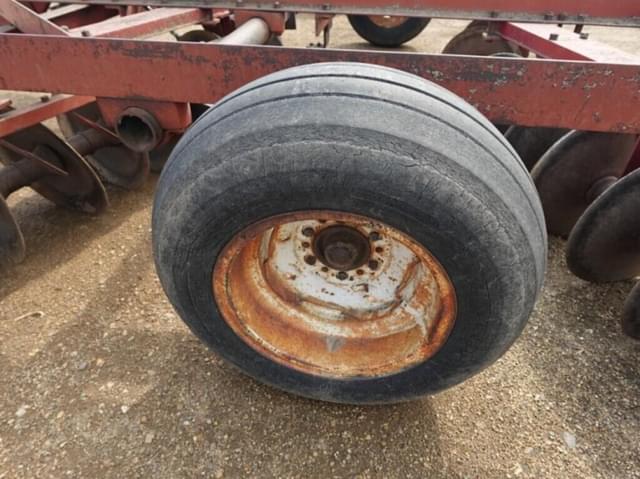 Image of International Harvester 470 equipment image 4