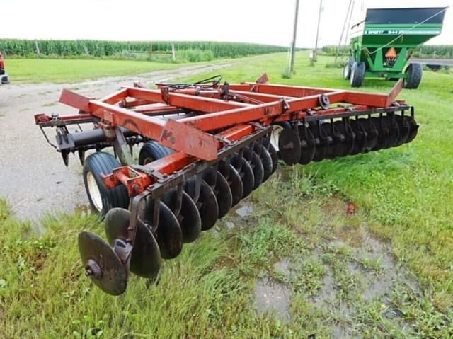 Image of International Harvester 490 equipment image 2