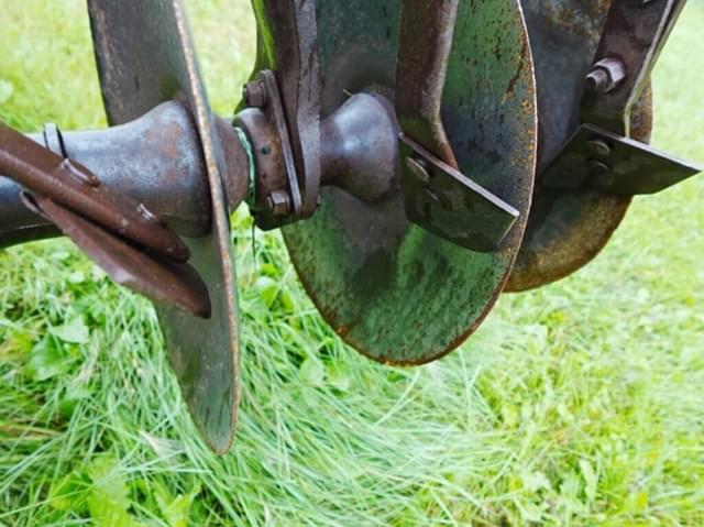 Image of International Harvester 490 equipment image 4