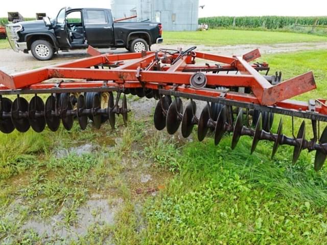 Image of International Harvester 490 equipment image 3