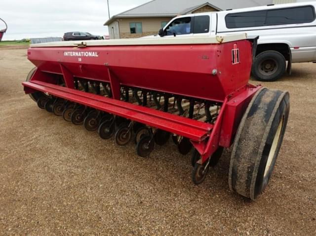 Image of International Harvester 510 equipment image 1