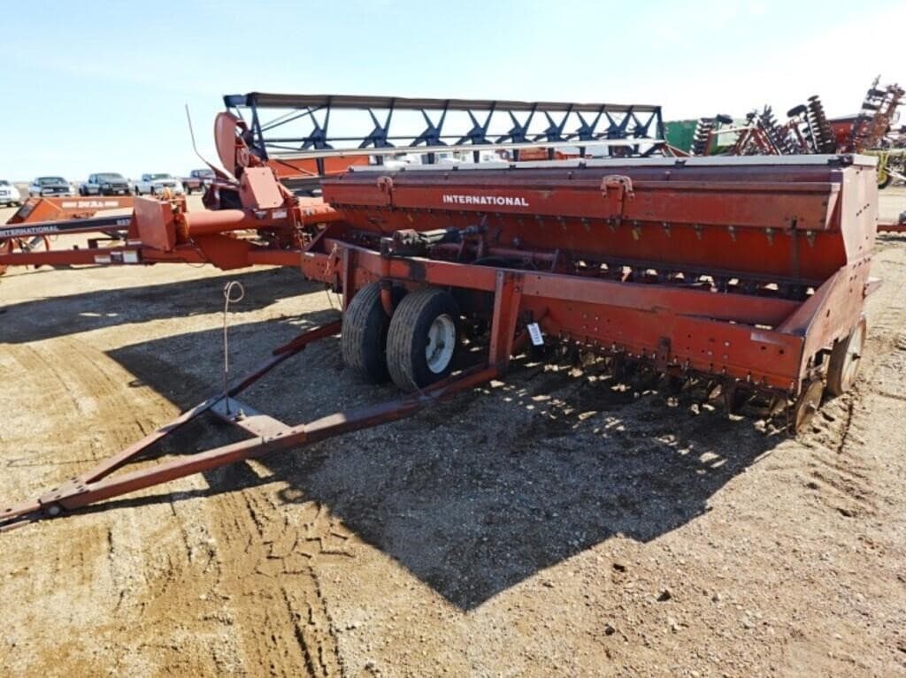 Image of International Harvester 620 Primary image