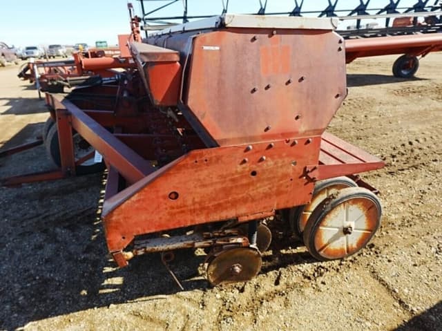 Image of International Harvester 620 equipment image 3