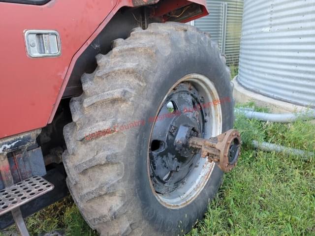 Image of International Harvester 6588 equipment image 3