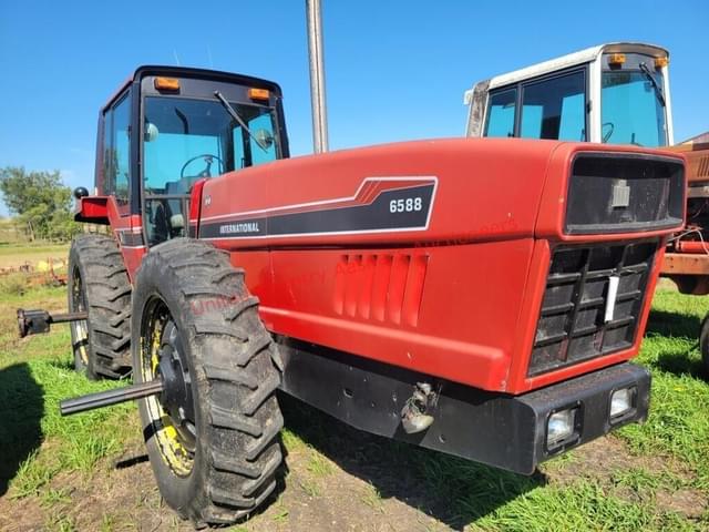 Image of International Harvester 6588 equipment image 1