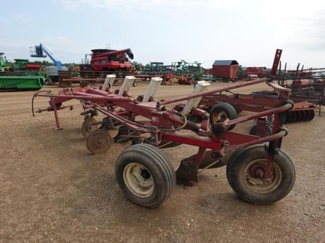 Image of International Harvester 730 equipment image 2