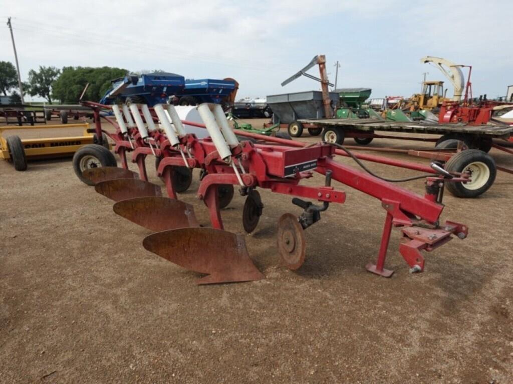 Image of International Harvester 730 Primary image