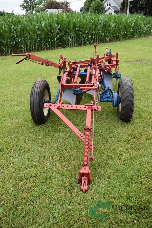 Image of International Harvester 8 equipment image 1
