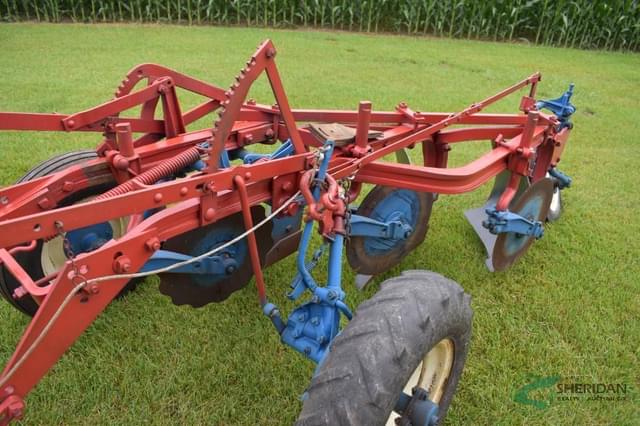 Image of International Harvester 8 equipment image 4